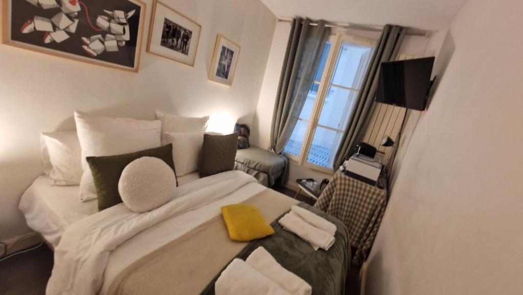 center of paris 6 eme ,1 minute Gare Montparnasse,5 minute Eiffel tour and Louvre Meusm,amusing place - 4