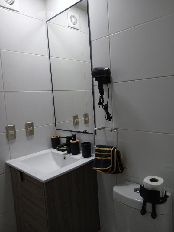 Moderno Depto 2D2B con parking a pasos del Metro - 2