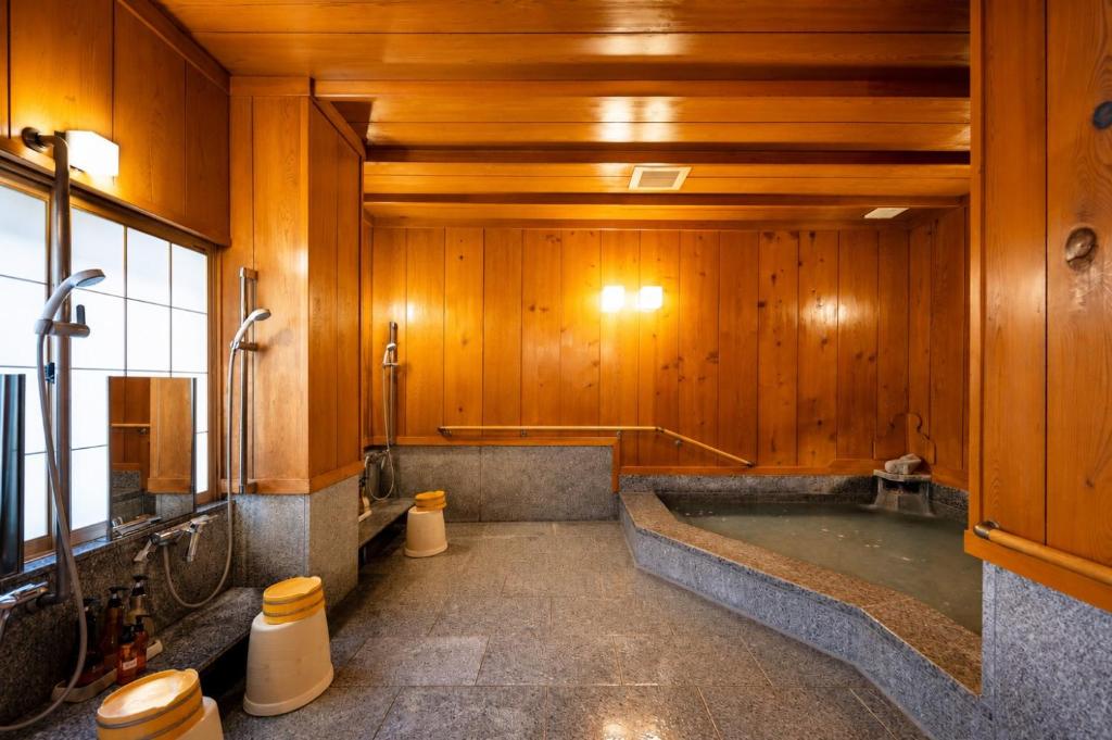 Hot spring bath, Ryokan Asunaro in Takayama