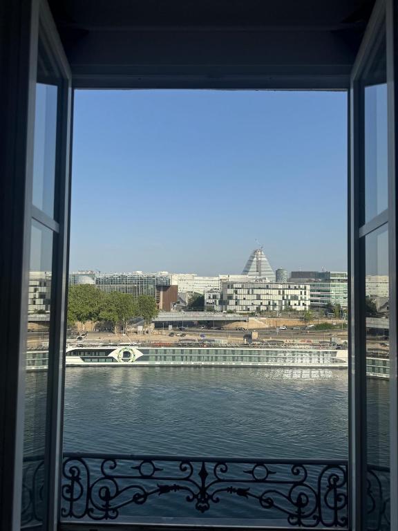 Vue Panoramique Seine et Tour Eiffel - 7e Étage - 4