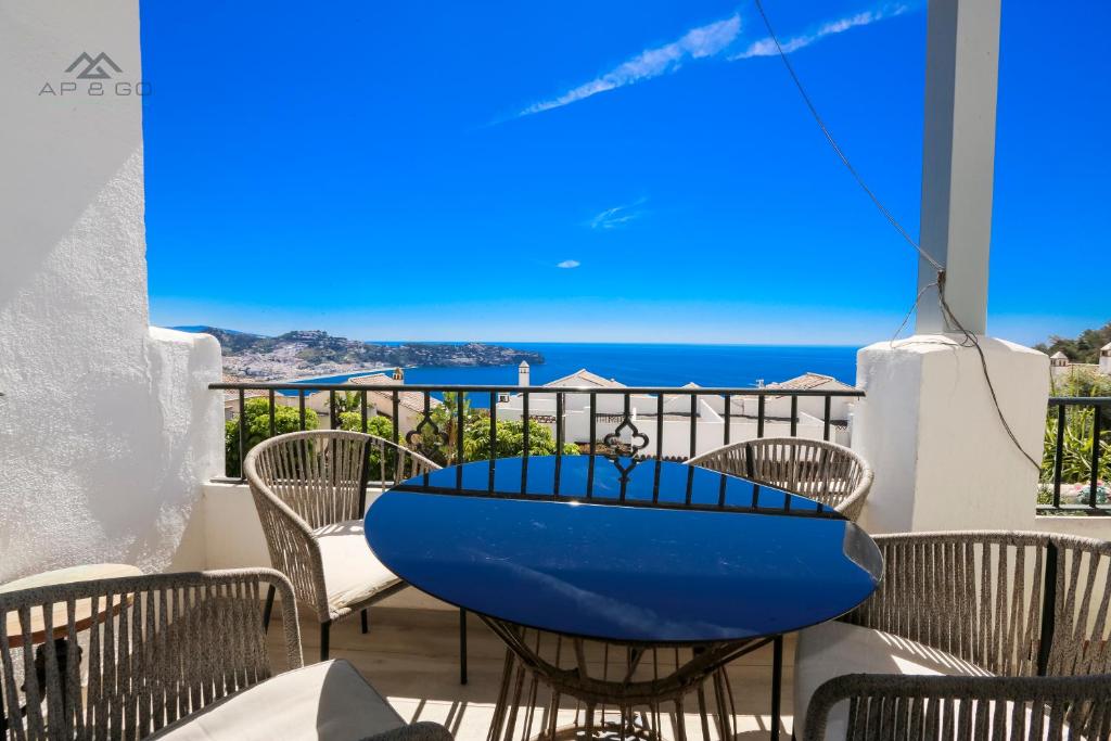 Serenity Coast Home, Exclusive Sea Views & Pool - 4