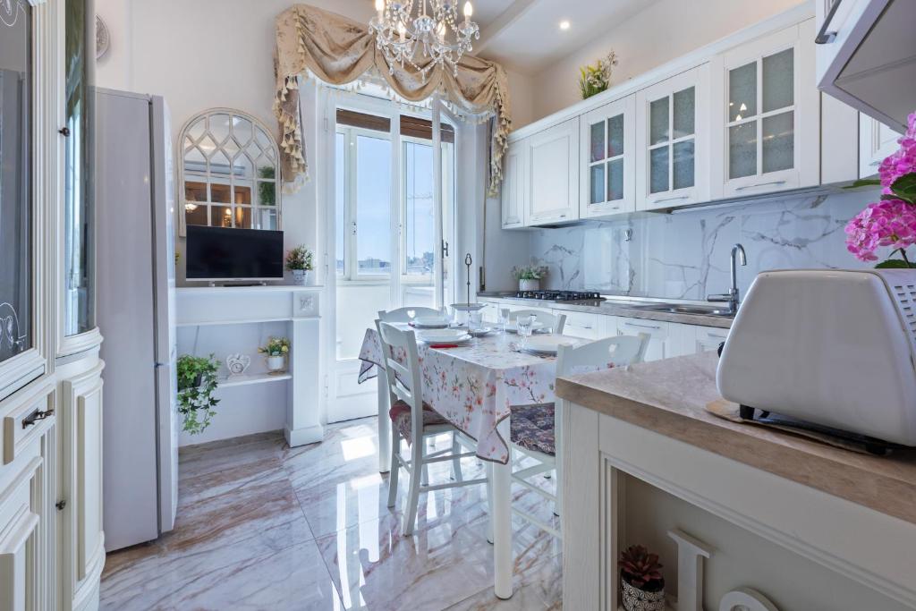 GuestHost - Chic Flat near Bastione di Saint Remy - 4