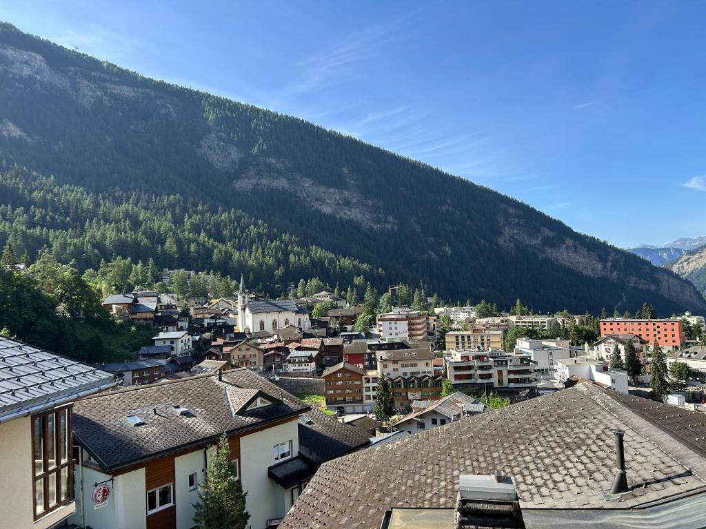 Quiet Nest in Mountains - 2