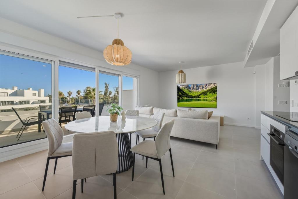 3025 Elegant apartment with terrace and pool - 2