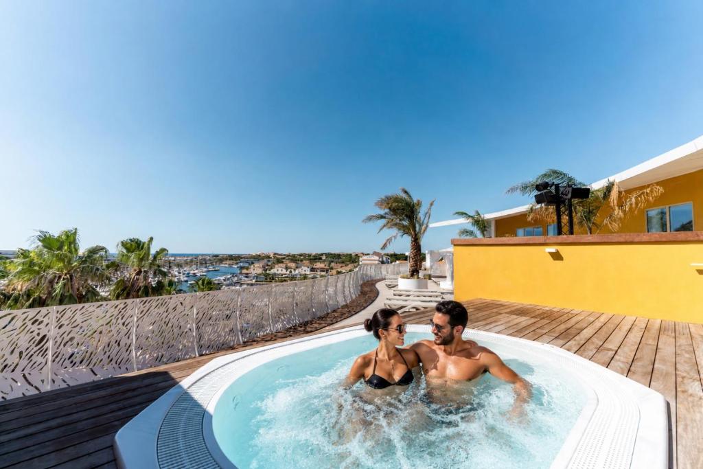 X Vibes Couple Only Suite design rooftop et parking Village Naturiste - 3