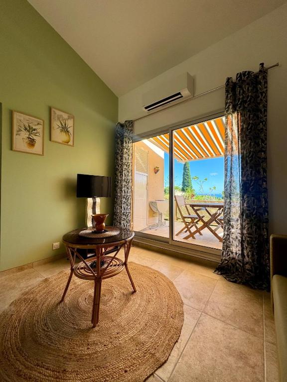Apartment with sea view and pool at Pramousquier - 3
