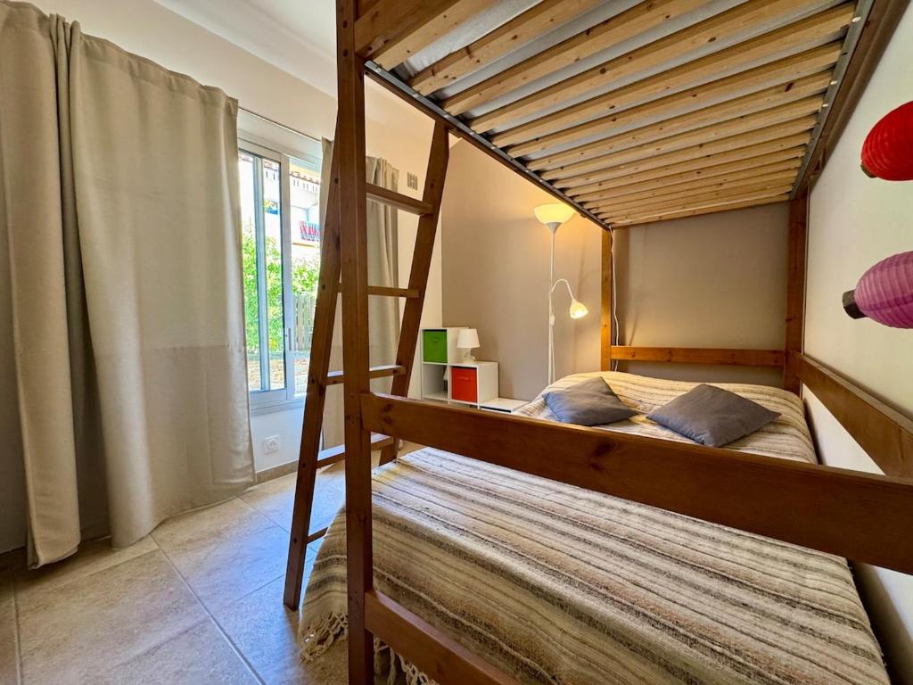 Apartment with sea view and pool at Pramousquier - 4