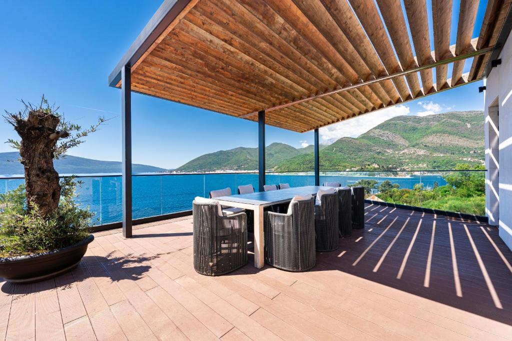 Villa Sunset Rooftop Plunge with Sea View - 3