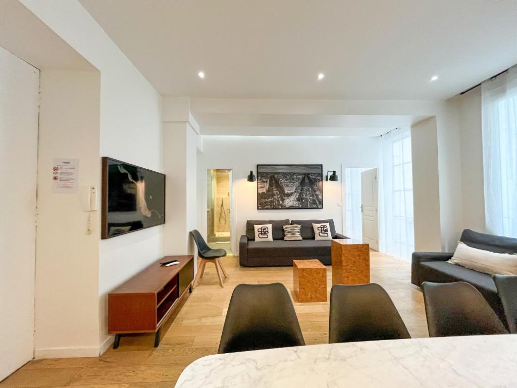 UrbanFlat 69 - Authentic & Elegant Central Paris Home - 1