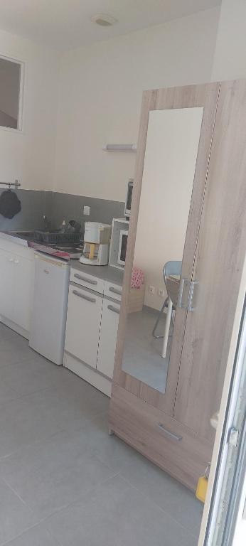 studio tout confort dans petit jardin calme - 2