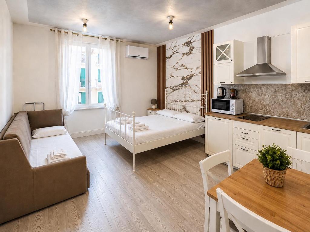 Cinque Terre Sweet Home - Centro La Spezia - 5 min stazione - Ideale Cinque Terre - WiFi e AC - 1