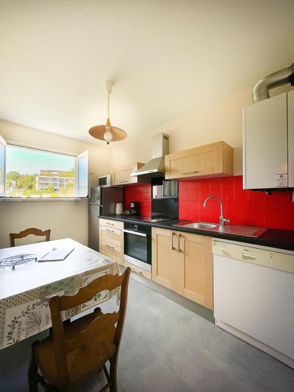 Superb Apartment With Balcony In Frejus - 3