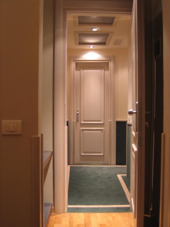 Tornabuoni Petite Suite - 5