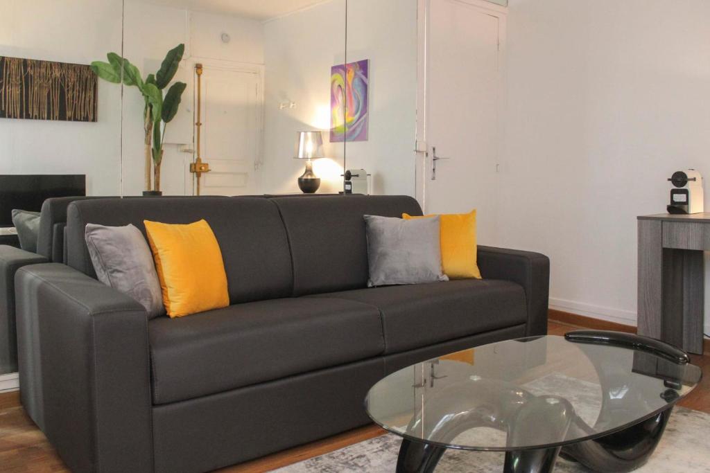 Cozy & Bright Apartment on Rue Saint-Maur - 2