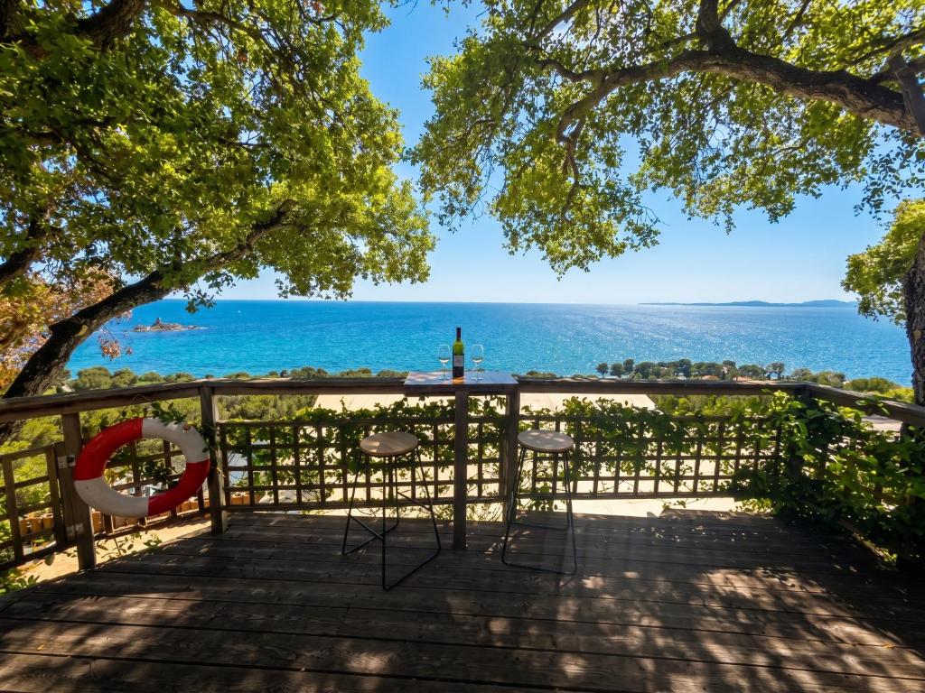 Bungalow à Saint-Raphaël avec Piscine et Vue Mer - 2