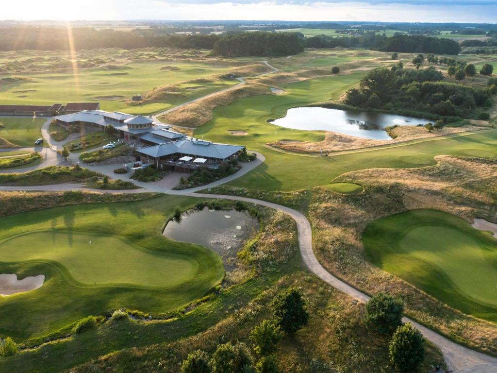 Golfiväljak [kohapealne]