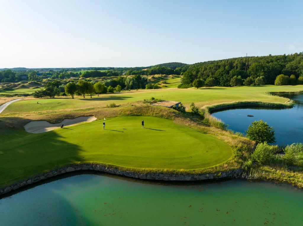 Golfiväljak [kohapealne]