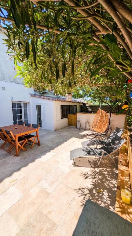 Maison avec piscine partagée à Saintes-Maries-de-la-Mer - 4