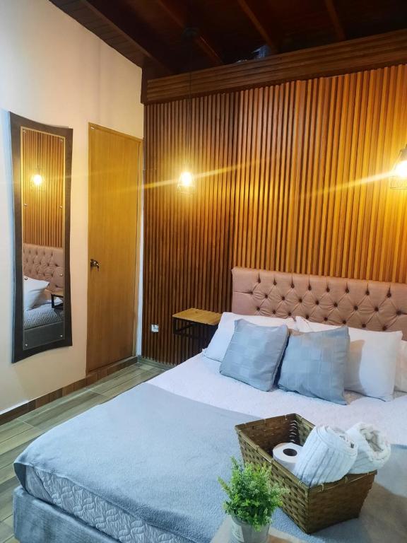 1 bedroom Flat, full kitchen, private bath - 1