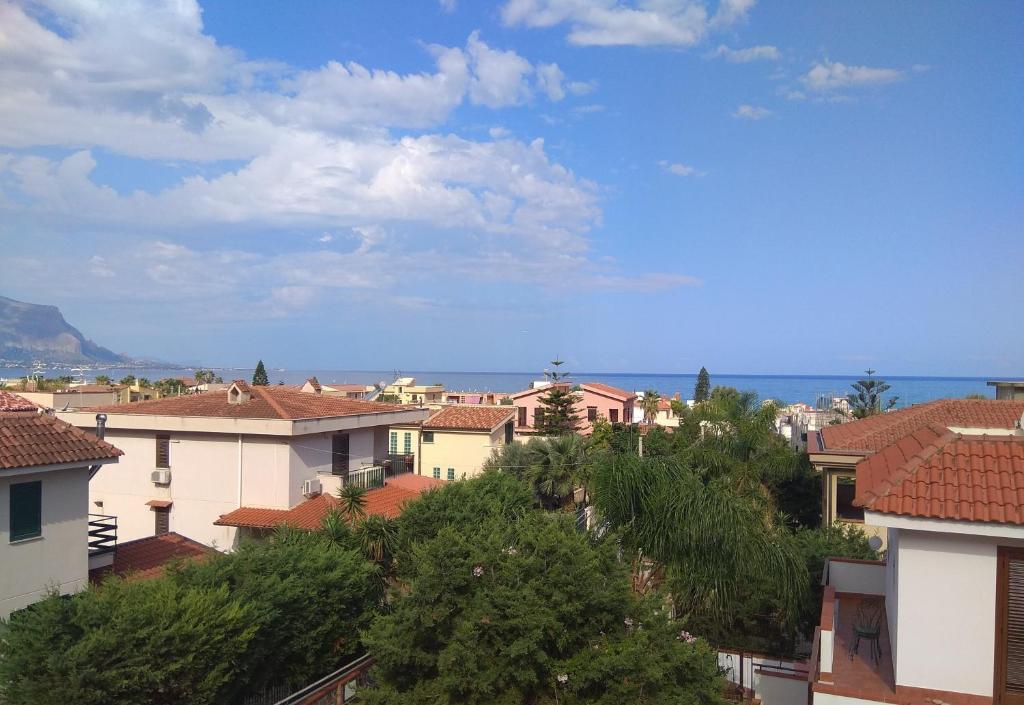 Isola Seaside Hub - 1