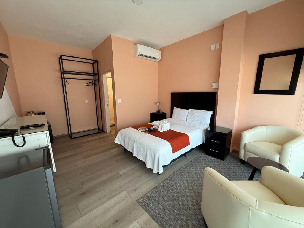Suite Room with Pool & Gym - 1