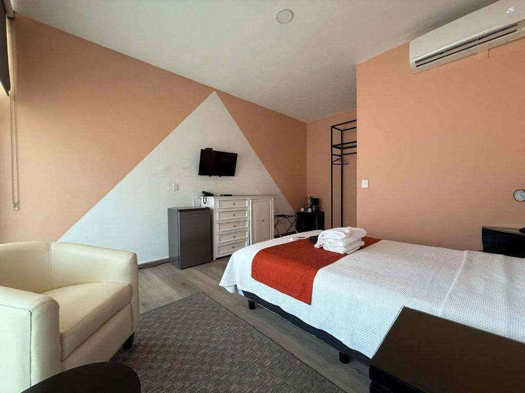 Suite Room with Pool & Gym - 2