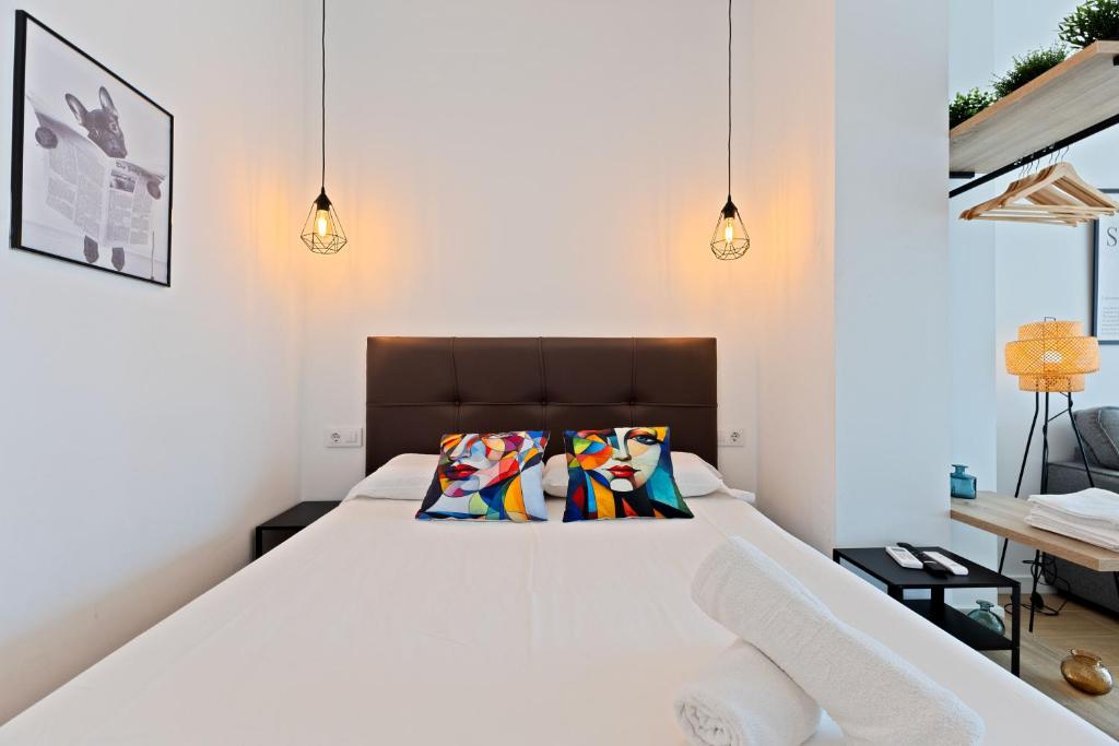 Delfín - Entire Apt - Near Beach and Stadium by Río Turia Apartments - 1