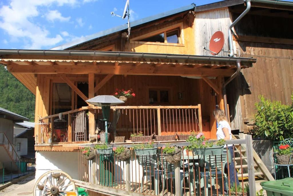 Maison Verte Large Chalet with Hot Tub - 3