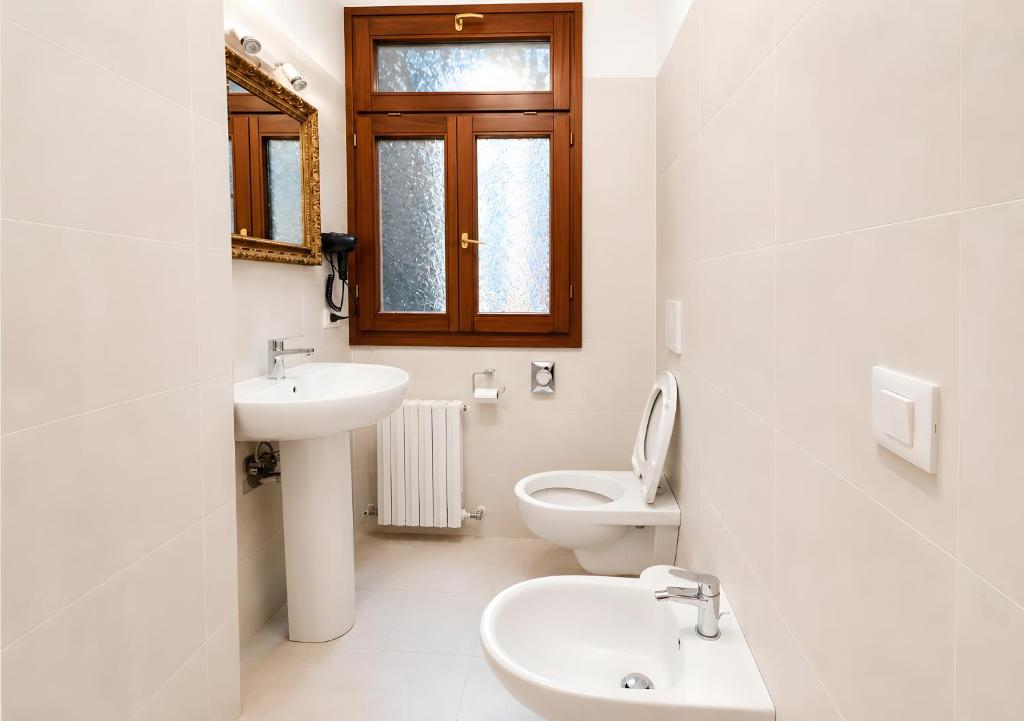 Rialto Rooms - 5
