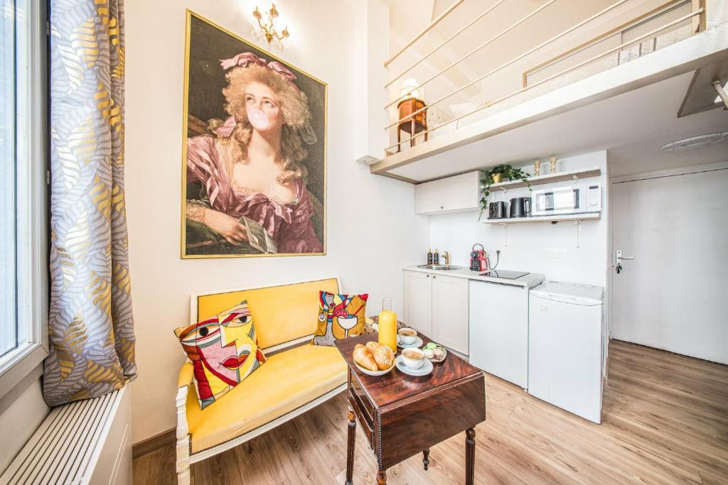 Chic French Studio - 2