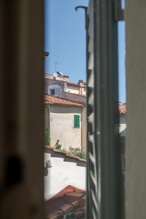 Via Ricasoli apartment, next to Accademia - 2