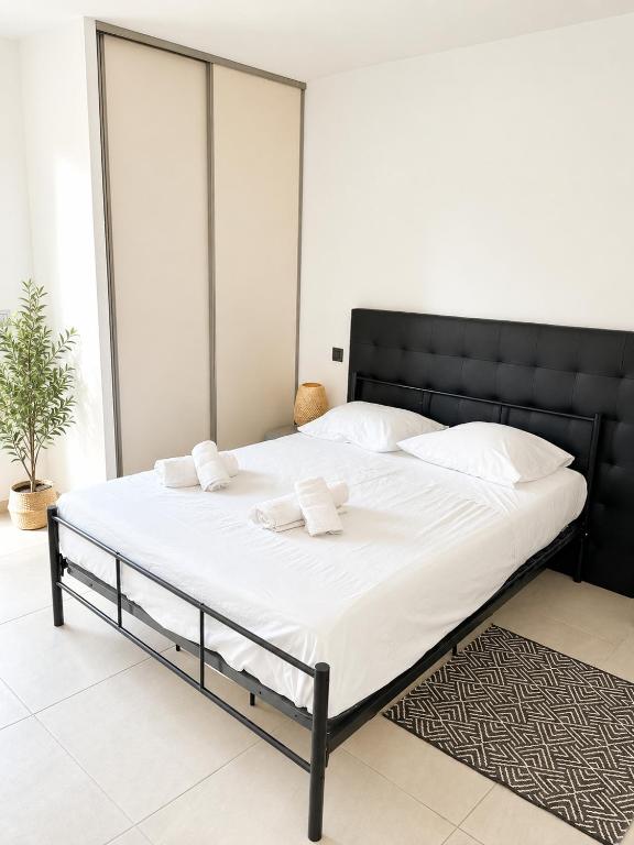 One Bedroom Fréjus Proche plages by Sweet Accommodation - 1
