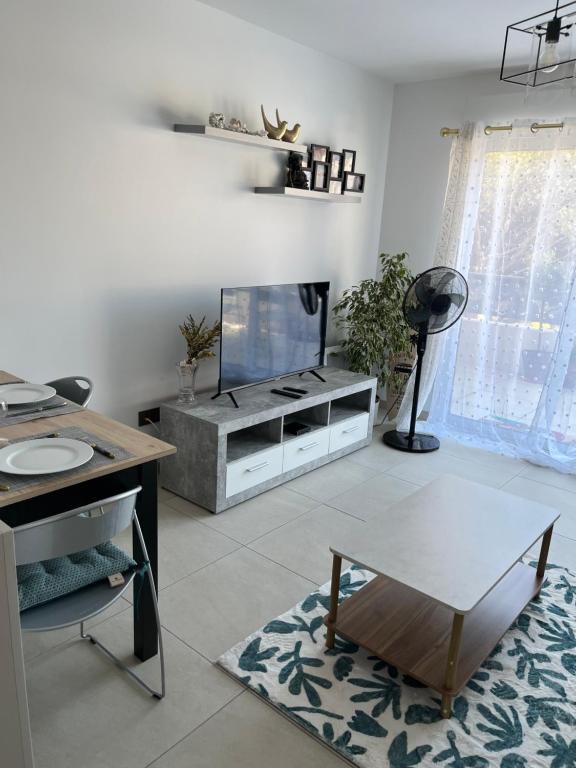 One Bedroom Fréjus Proche plages by Sweet Accommodation - 5