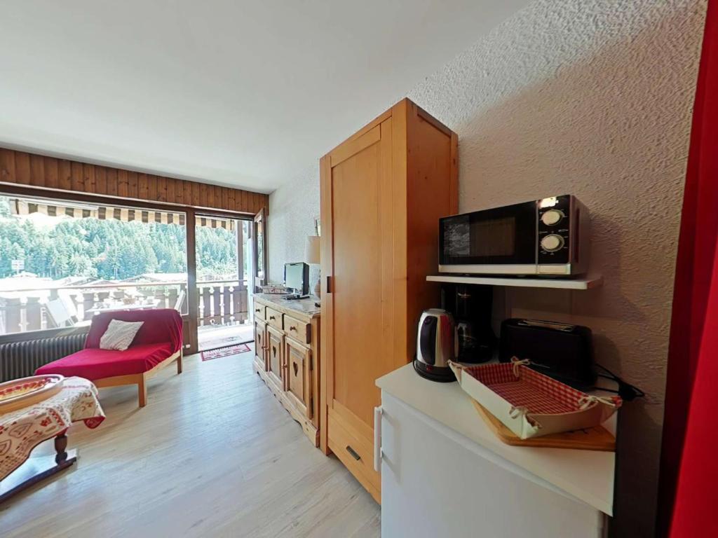 Studio 4 pers, centre village, proche commerces et pistes, TV incluse - FR-1-241-29 - 5