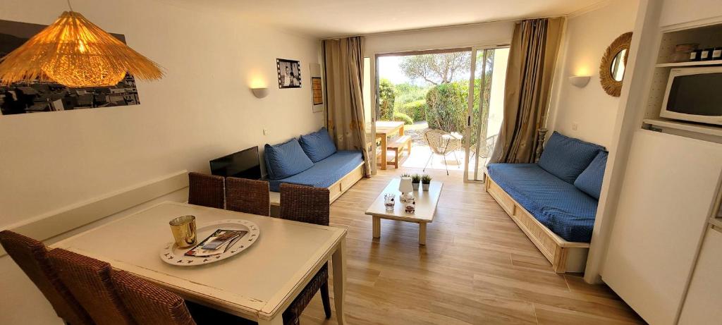 Bright apartment with garden and sea view - 3