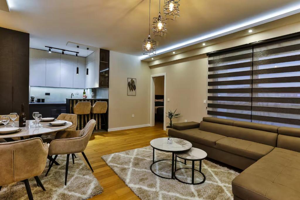 De Luxe Apartment - 5