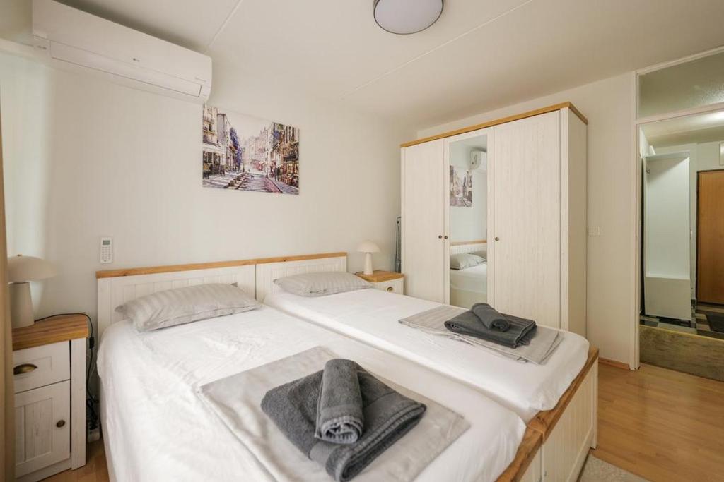 Sarajevo center 3 bedrooms free parking - 5