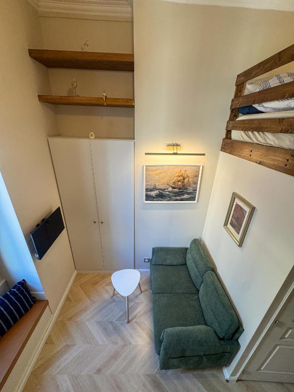 Compact Modern Studio - 1