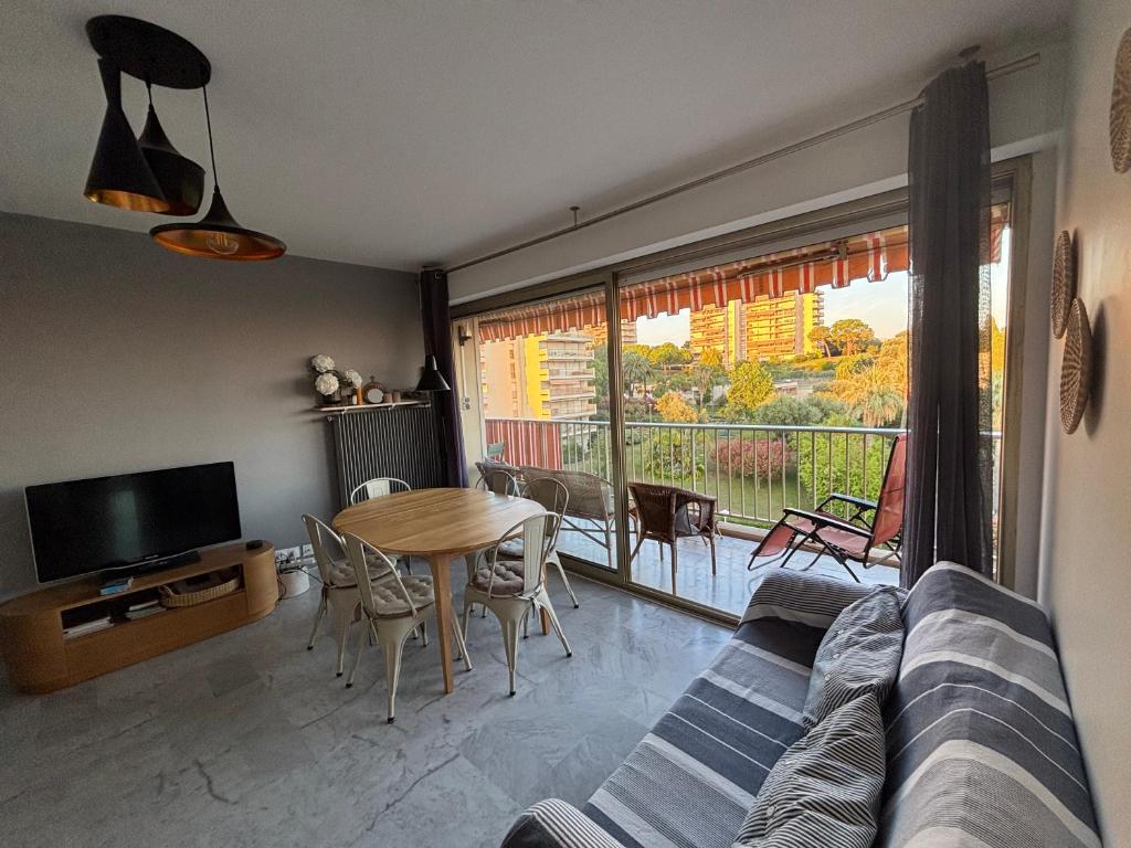 Appartement Juan-Les-Pins, 4 pieces, 80m2, Residence Luxe Piscine Tennis - 5