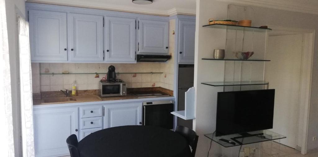 3-room apartment near old Antibes, sea view, 54m2, 3 pieces - 5