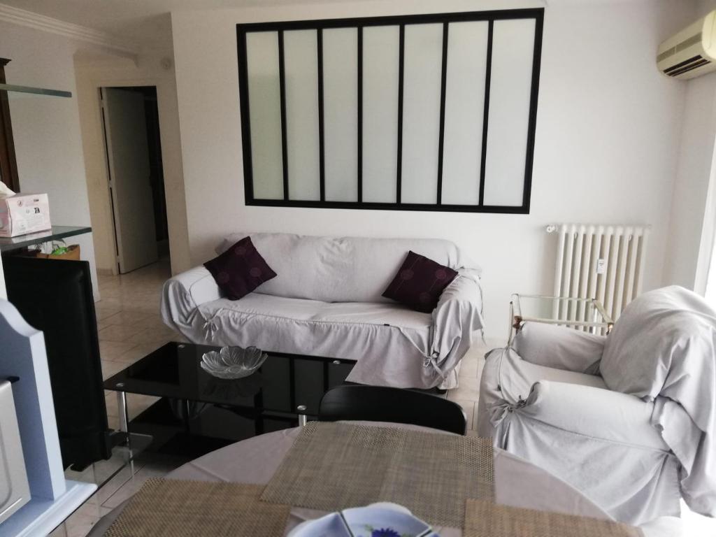 3-room apartment near old Antibes, sea view, 54m2, 3 pieces - 3