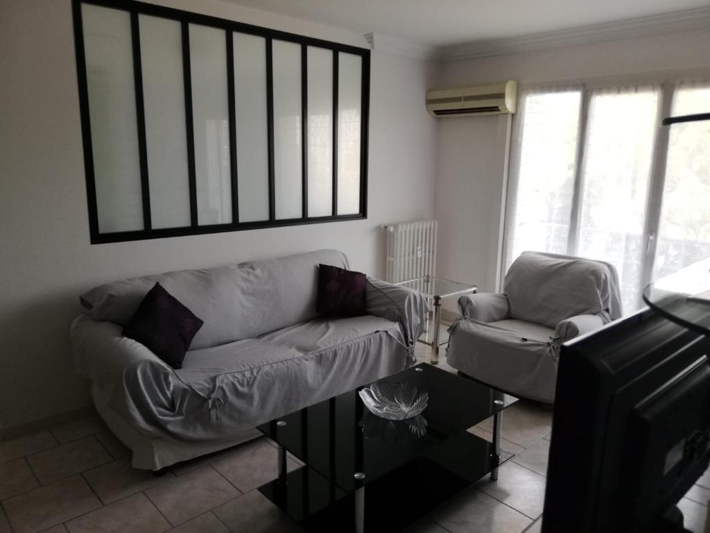 3-room apartment near old Antibes, sea view, 54m2, 3 pieces - 2