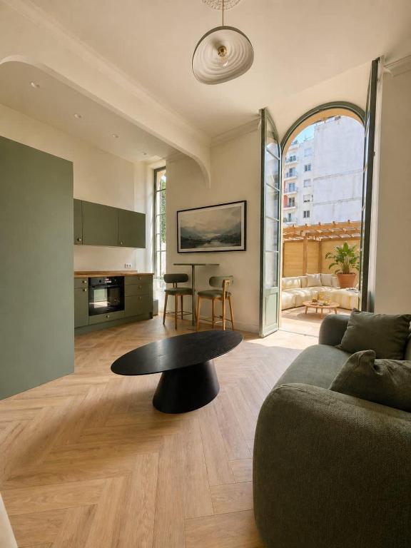 Magnifique studio avec grande terrasse - 1