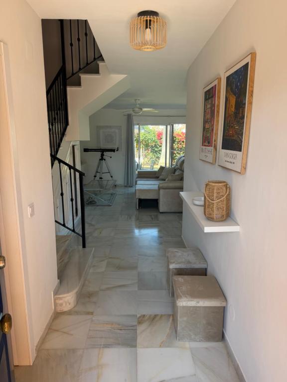 House with pool, private garden and parking - 2