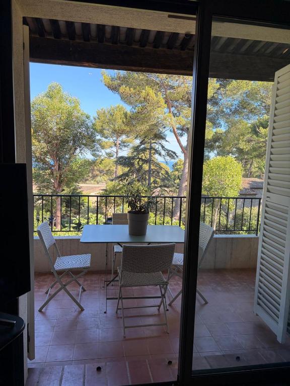 Peaceful Riviera flat with pool tennis and terrace - 1
