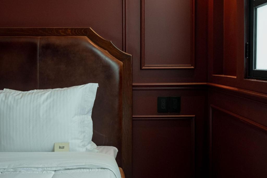 The Ruby Suite luxury room - 4
