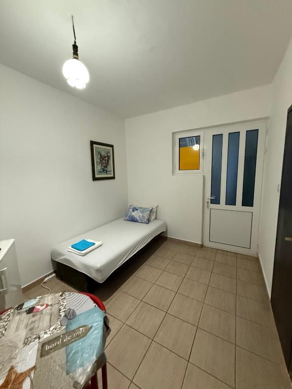 Apartman sa jednom spavacom sobom, Popović - 5