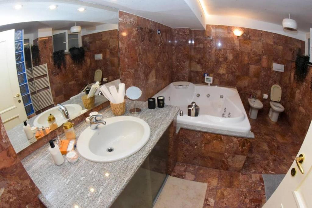 Milan Luxury Loft with Sauna & Jacuzzi - 5