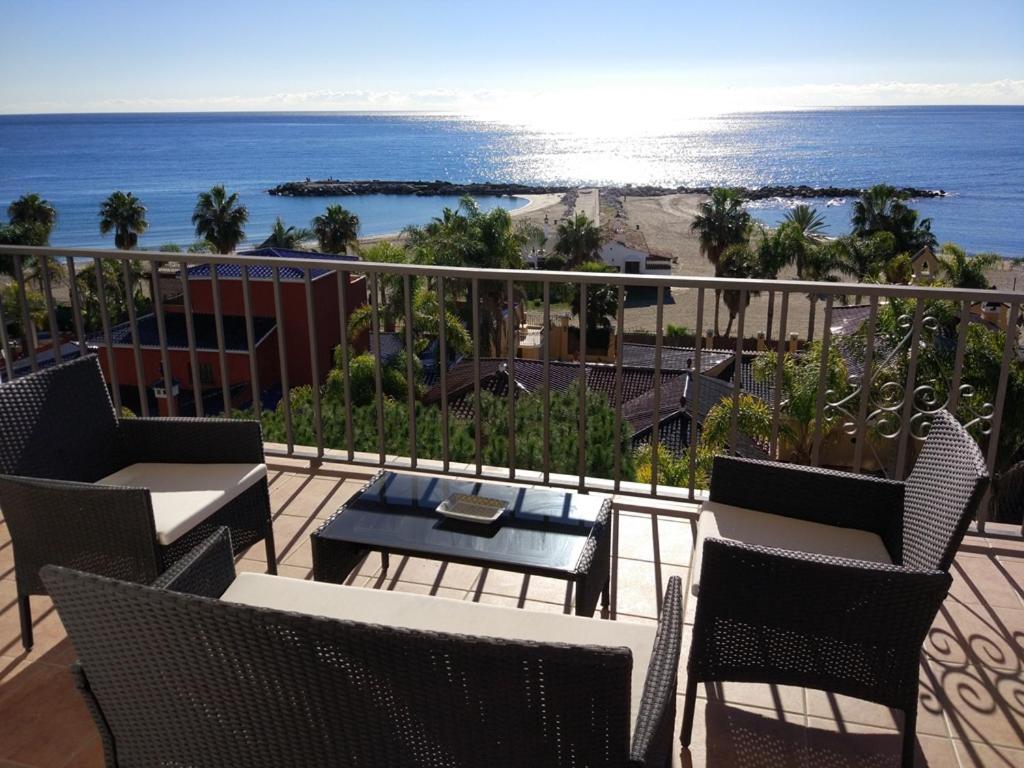 The Terrace of Puerto Banus Beach — Hotel in Marbella