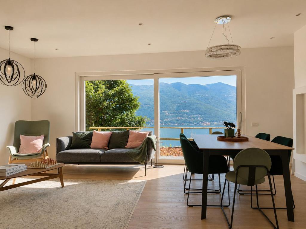 Elegant Villa Vladi with Panoramic Lake Como Views - 1
